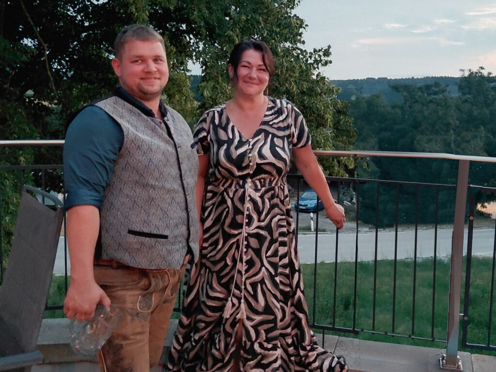 Elena von Glückliche Weide und Florian von Flore´s Schlacht- und Zerlegebetrieb