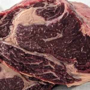 Marmorierte Hochrippe vom Rind, aus der das Rib-Eye-Steak geschnitten wird